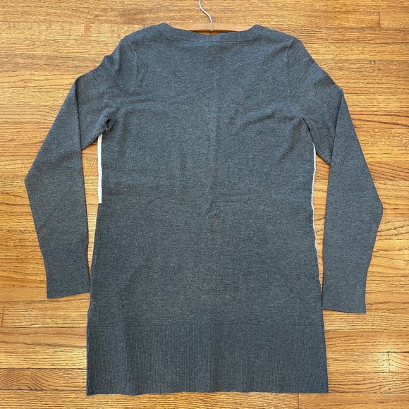 WHITE HOUSE BLACK MARKET Color Block Black Gray V-Neck Tunic Sweater Sz M NWT - Picture 11 of 11